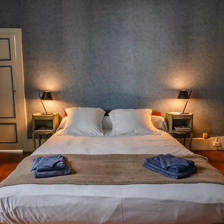 Domaine De Cremens Bed and breakfast