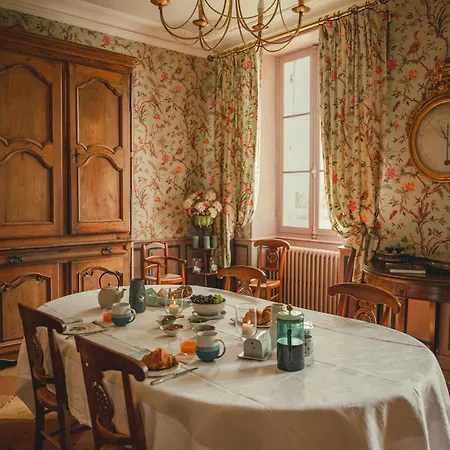 Domaine De Cremens Bed and breakfast Magnan