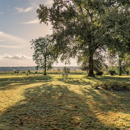 Domaine De Cremens Bed and breakfast Magnan