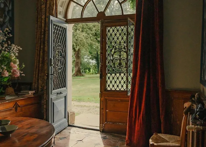 Domaine De Cremens Bed & Breakfast Magnan