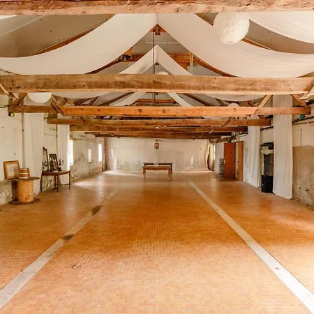 Bed & Breakfast Domaine De Cremens 3*