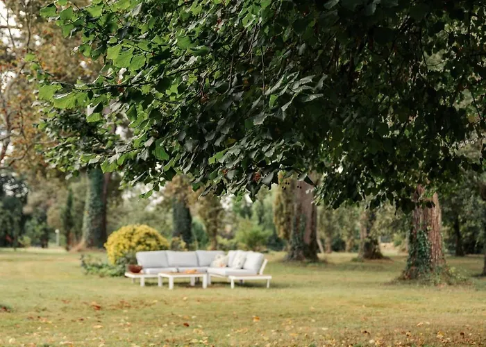 Frühstückspension Domaine De Cremens Magnan